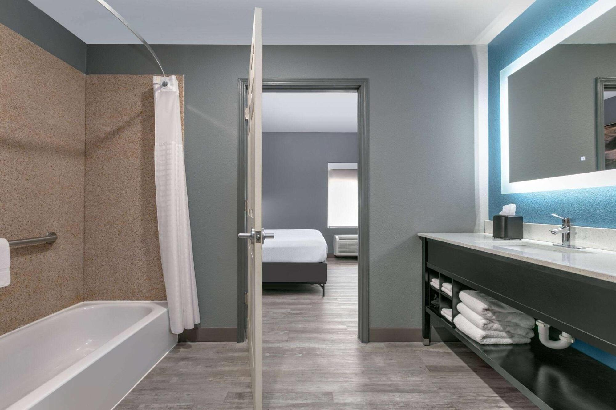 La Quinta By Wyndham Decatur Otel Dış mekan fotoğraf